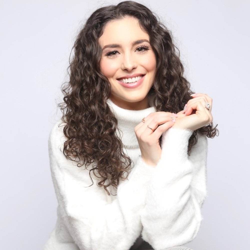 Meet your Posher, Monica